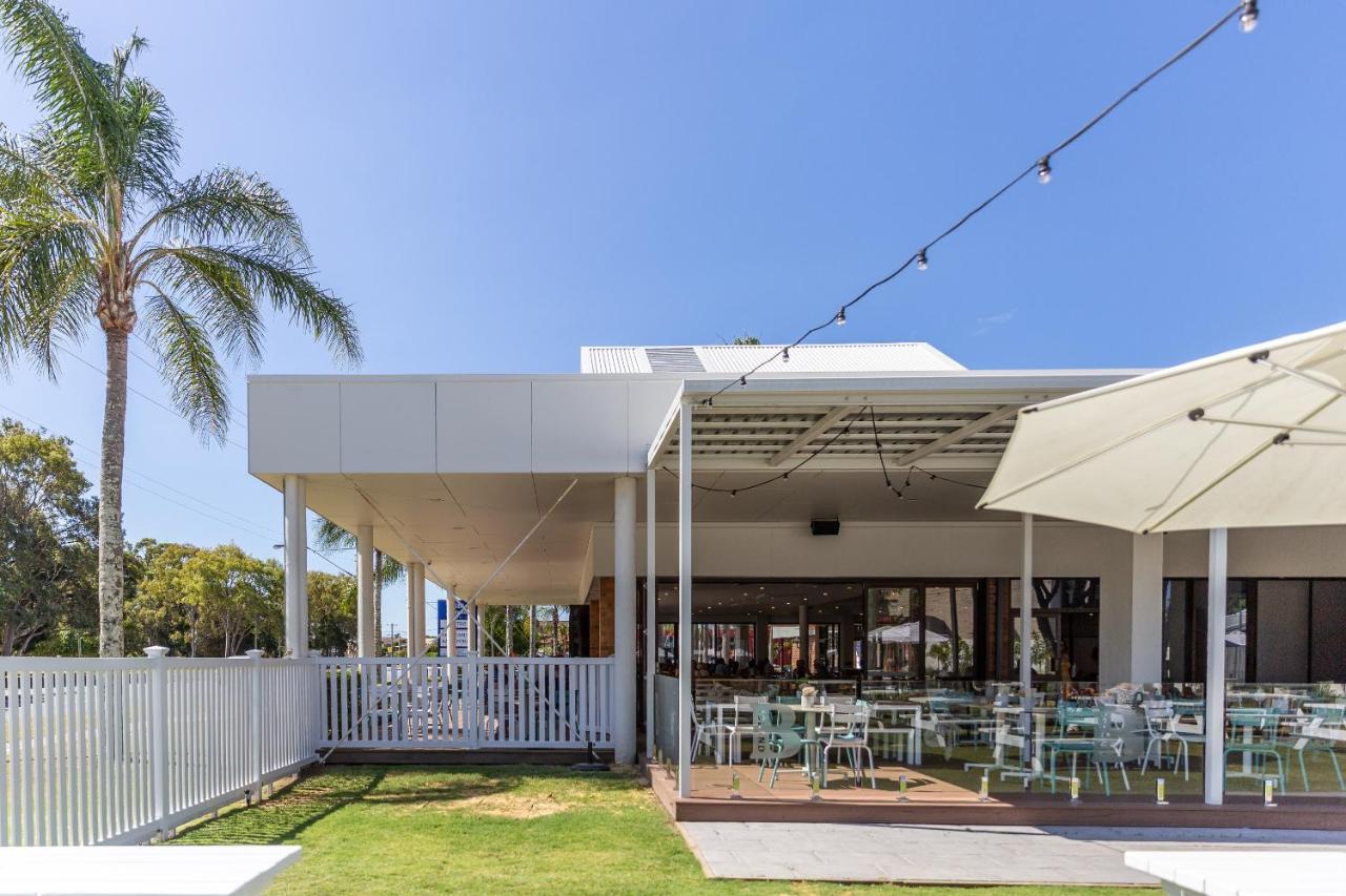 Bribie Island Hotel Bellara Exterior photo