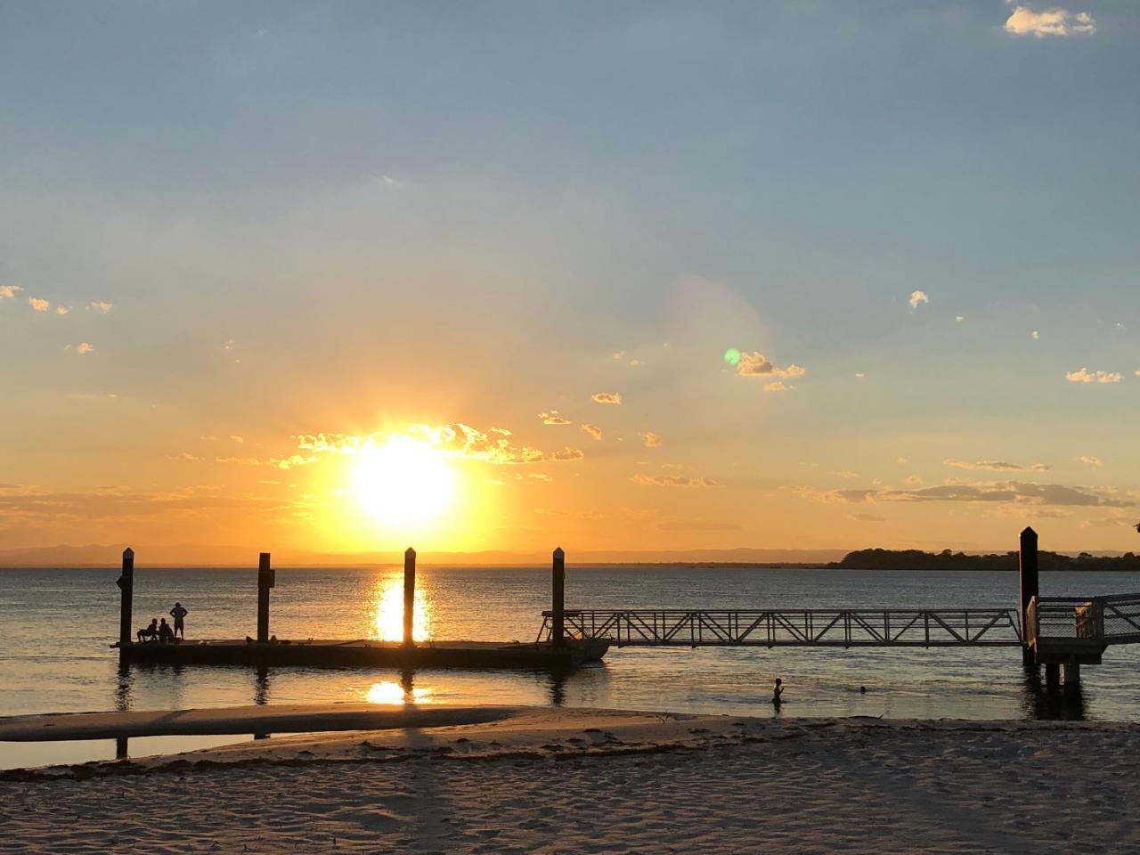 Bribie Island Hotel Bellara Exterior photo